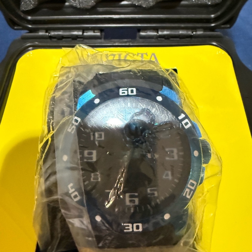 Invicta Sea Spider Blue and Black Watch RARE! - Picture 5 of 5